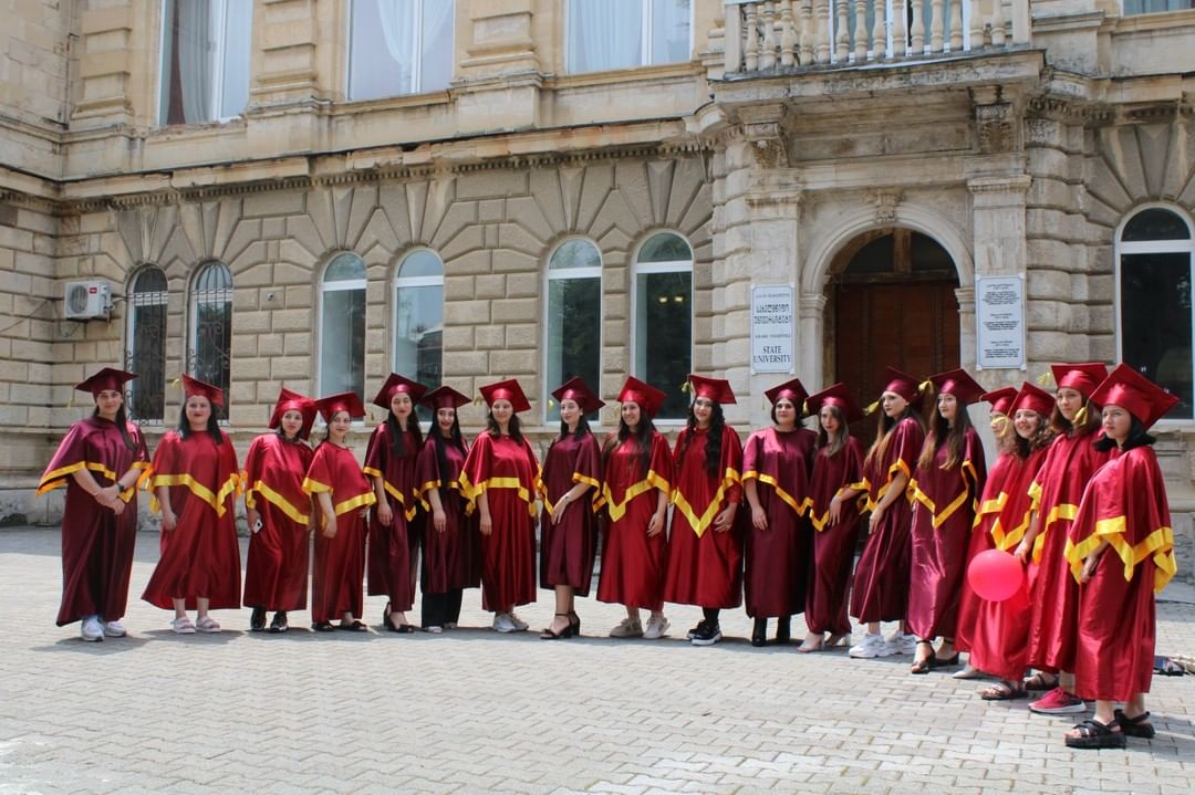 edusolveedutech's tweet photo. Tsereteli State University Faculty of Humanities Graduation Evening for Georgian Language and Literature Students👩‍🎓
.
.
#edusolve #georgia #graduationtion #medicalstudent #medicalstudent #mbbsdreams #medicalcollege #mbbsadmission #admissionconsultant https://t.co/QKPQAzUYsU