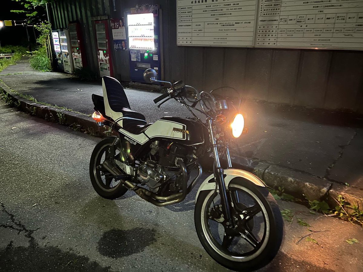 TaigaMinto's tweet photo. 値下げします
現状で80万で売ります
#バイク売ります
#バブ売ります https://t.co/c2DJmVkD7T