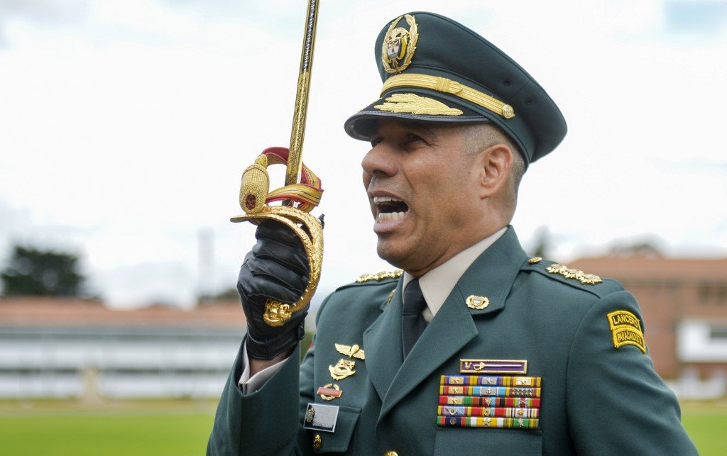 Matador000's tweet photo. El General Zapateiro presentando su carta de renuncia en 3... 2...1...

¡Espere!, ¡espere!, antes de irse, 
¿dígame de dónde sacó mi número privado?

¡Ajua! https://t.co/1VYuBaDvvA