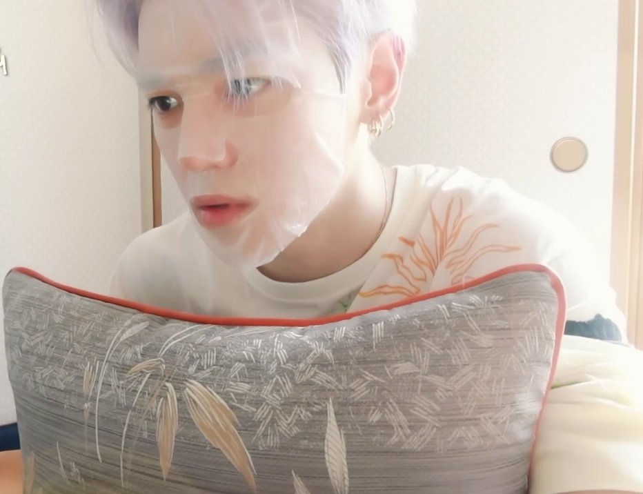 LOOKSTY's tweet photo. #TAEYONG https://t.co/SqQKsyjyYW