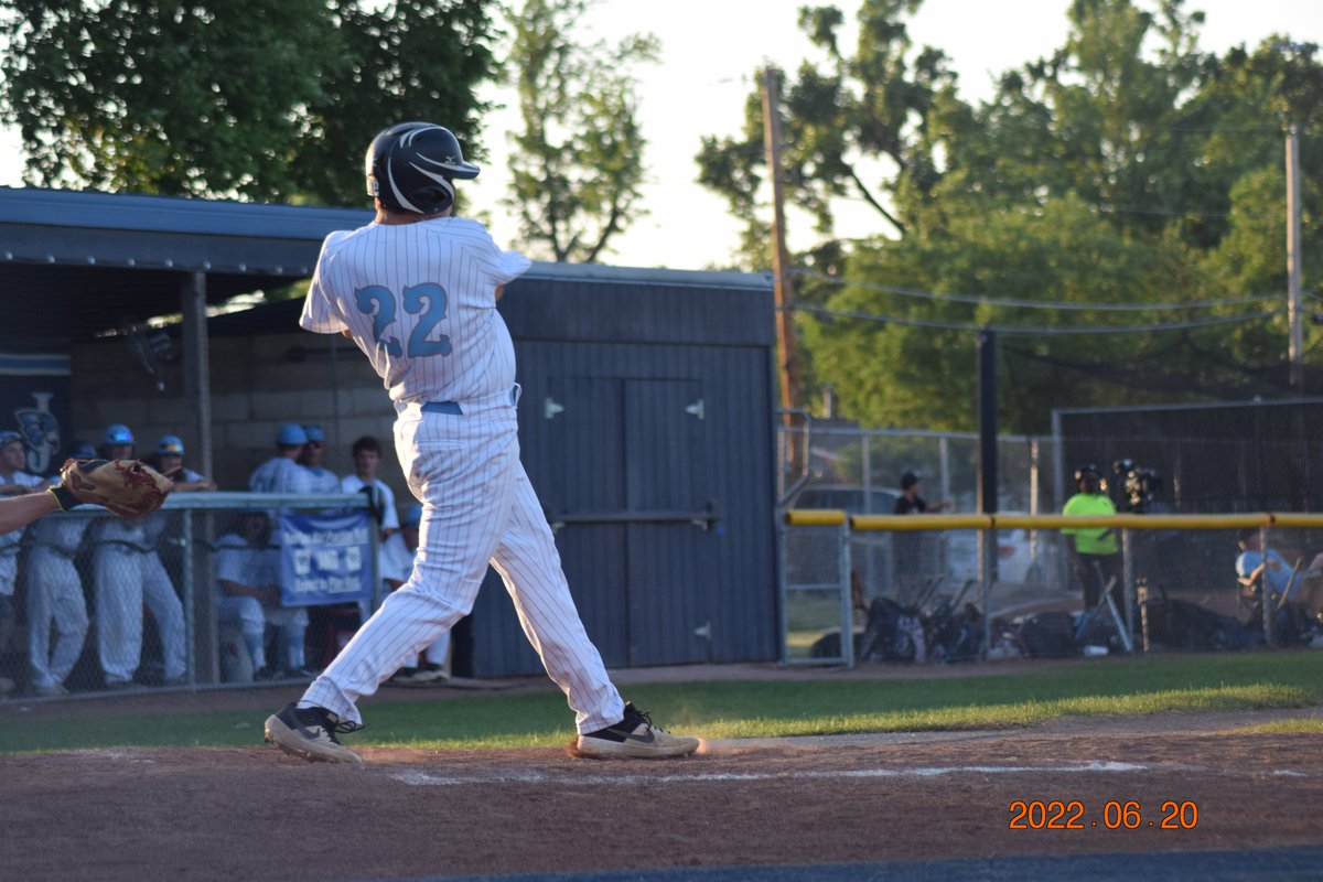 grabermike's tweet photo. JHawks @CRJeffBaseball  Varsity baseball vs Cedar Rapids Washington.  Also was live on local 9.2.  Game highlight was Carson Dighton @CarsonDighton  2 run home run shot over the center field fence.
Google Photo link
https://t.co/IlRKS0HnYe https://t.co/V1M1MsWA19