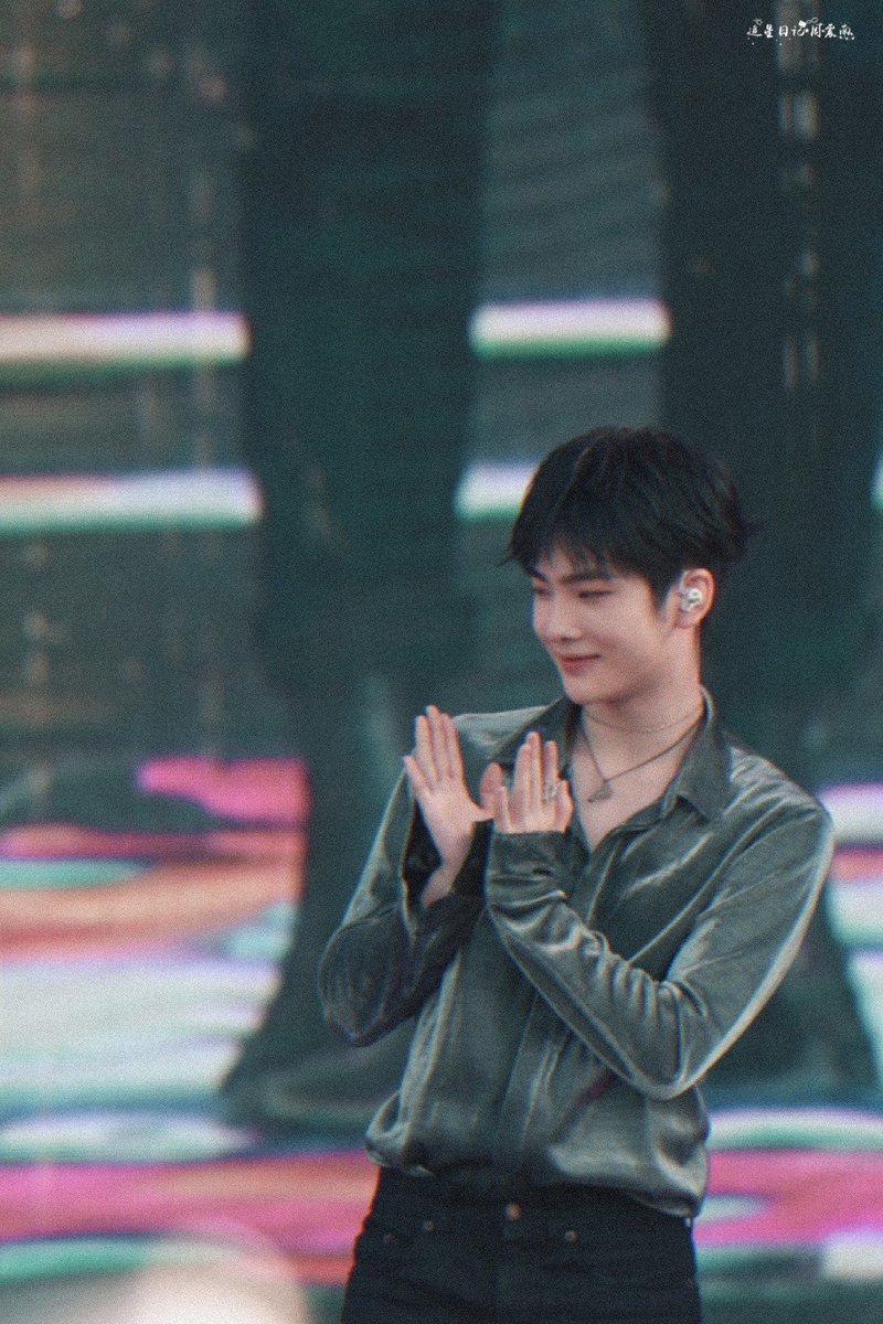 zznverse's tweet photo. 〔180818〕
©️追星日记·周震南
— [#ZhouZhennan #R1SE] https://t.co/7bOHB9SuTL