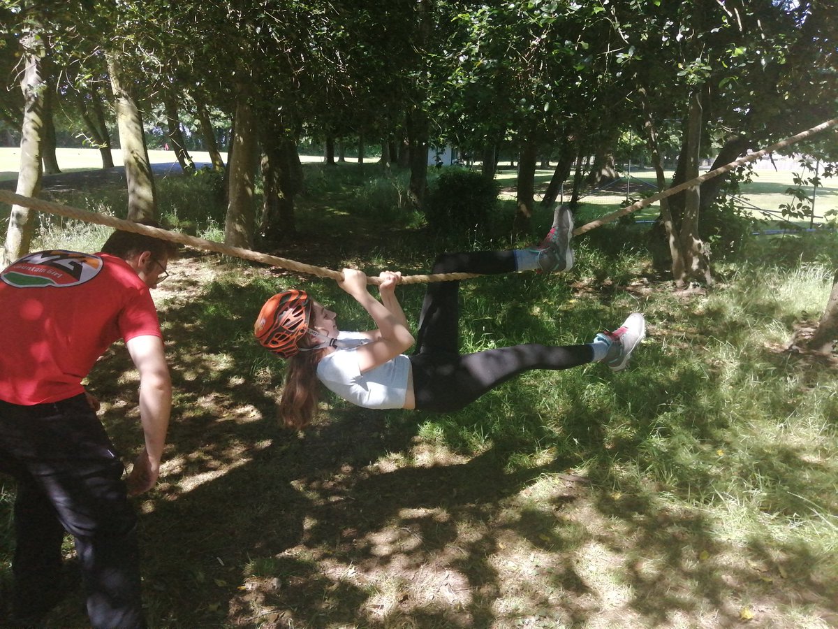 simon_dieppe's tweet photo. Commando crawl and rope regain...easy peasy @winterfoldhs https://t.co/yoV1RGJAkv
