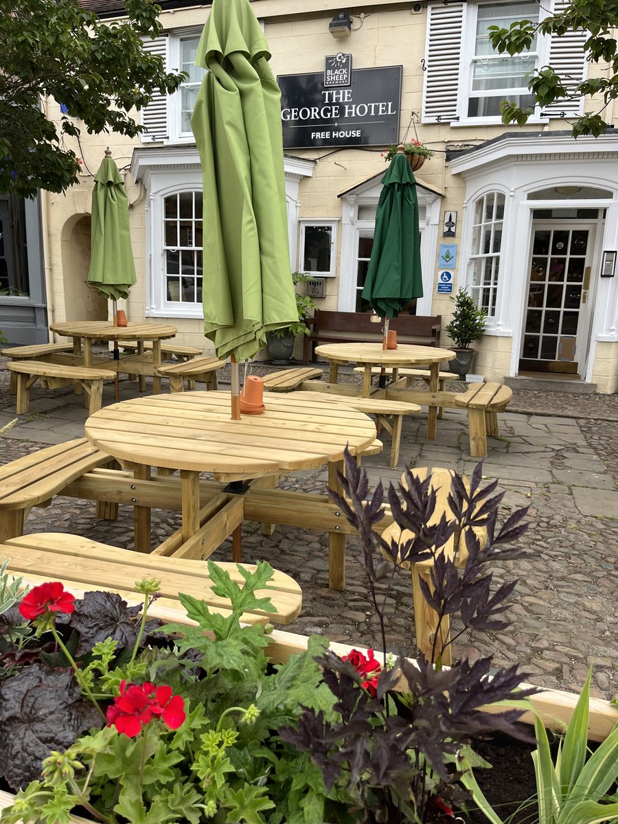 DiscHambleton's tweet photo. 🌞🌞 Today in Hambleton: Enjoy the sunshine in #Easingwold, so many lovely places with outside seating including The George Hotel, The Olive Branch, The Curious Coffee Table, TeaHee! and Fika Room.
You will be spoilt for choice .🌞🌞
#summertime
#eatingoutside
#Easingwold https://t.co/a2x7jQ0dfu