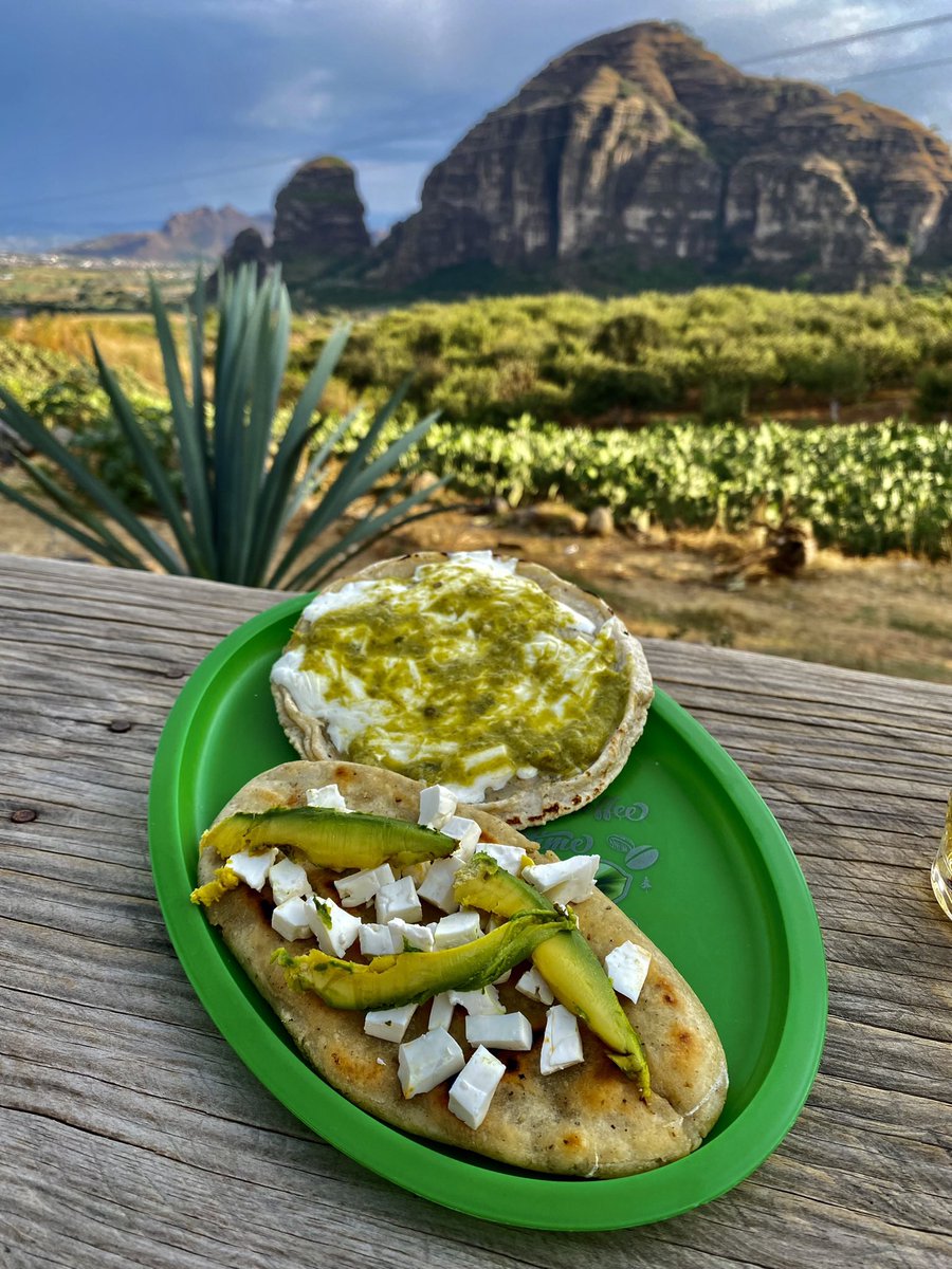 #LlegoElVeranoY los voy a invitar a comer unos ricos tlacoyos con esta vista espectacular.