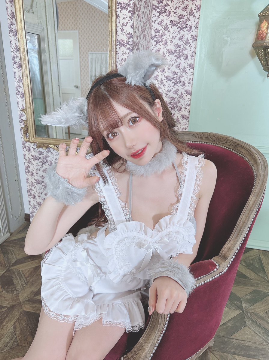 今日はクリアストーンさん（@CLEARSTONE_info ）の衣装を着て撮影した🥰💗💗

可愛い衣装お披露目できるのを楽しみにしててね🫢💗 https://t.co/PF0FVG5LPi