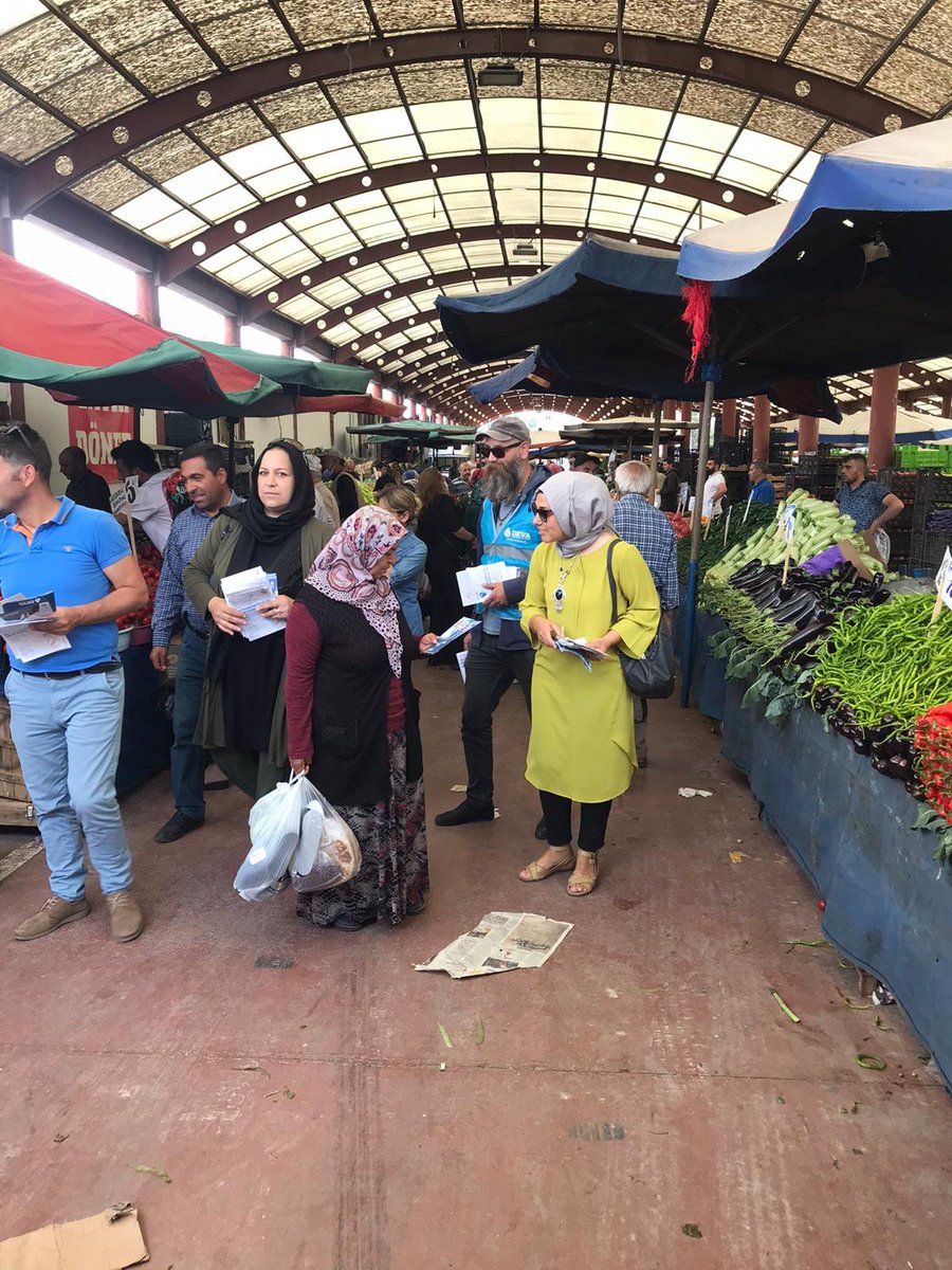 Fundaka64885577's tweet photo. KahramanKazan Deva Teşkilatı 
Salı pazarı stant çalışması 💧
Çocuklarımızın yüzünde Deva gülümsemesi.. 💧 https://t.co/rbjpUT1j2W