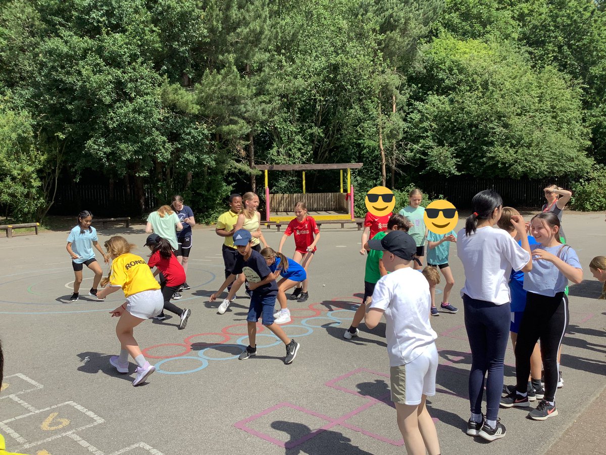 StPhilipsY6B22's tweet photo. In our data handling computing unit, we explored how data is transmitted over Bluetooth. To find out how to avoid data being corrupted, we played a game where we had to transmit data in ‘packets’. #StPhilipsComputingY6 #teamstphilips https://t.co/65AFhsQNy0