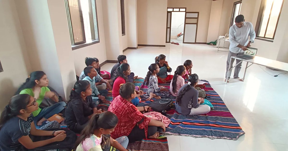PranganF's tweet photo. At Prangan, we've found that the best way for children to learn is through hands-on activities and projects that are fun 💭📚💛🧡
We make sure every day is an opportunity for learning 😇📖
.
.
#pranganfoundation #prangan #learn #learning #education #study #digital https://t.co/6JjRBaqoCM
