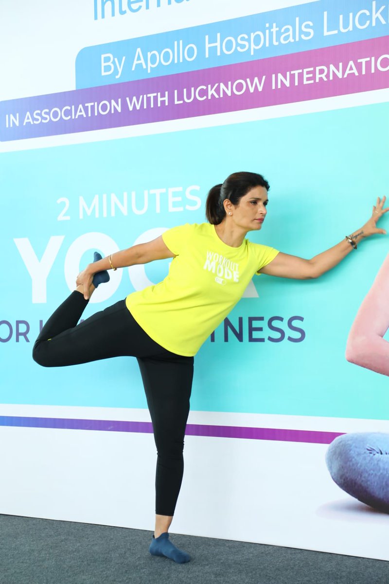 lkoairport's tweet photo. This #InternationalDayOfYoga, we at #LucknowAirport in association with @Apollomedics, encouraged our guests to stay healthy with yoga. 
We organized an engaging session with a popular yoga expert – Ms. Rajni Mandhyan and distributed miniature yoga poses to our dear passengers. https://t.co/kJOt29dceh