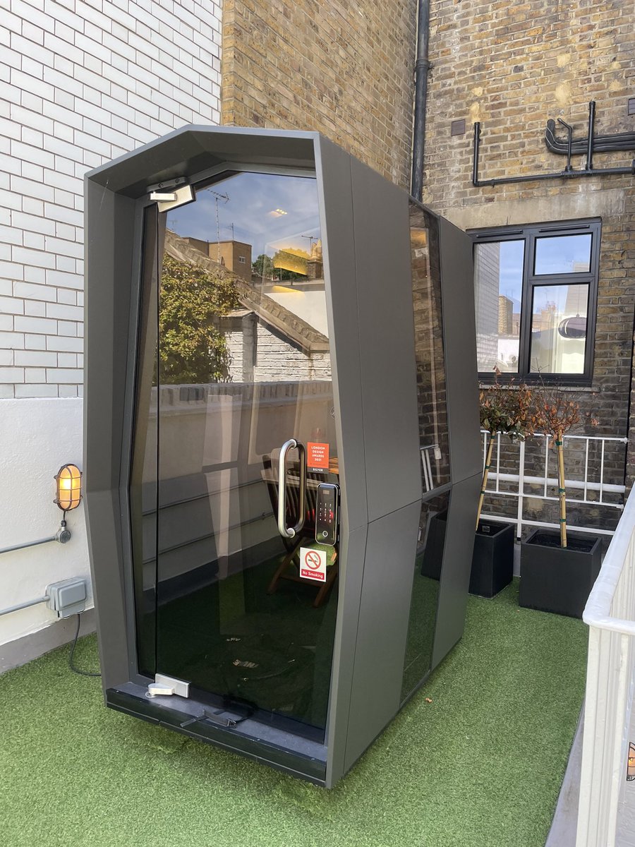 AlanJLSmith's tweet photo. My current, fully kitted out office in the garden @Home_Grown_Club - courtesy of @makeworkspace https://t.co/OBgaltSFn6