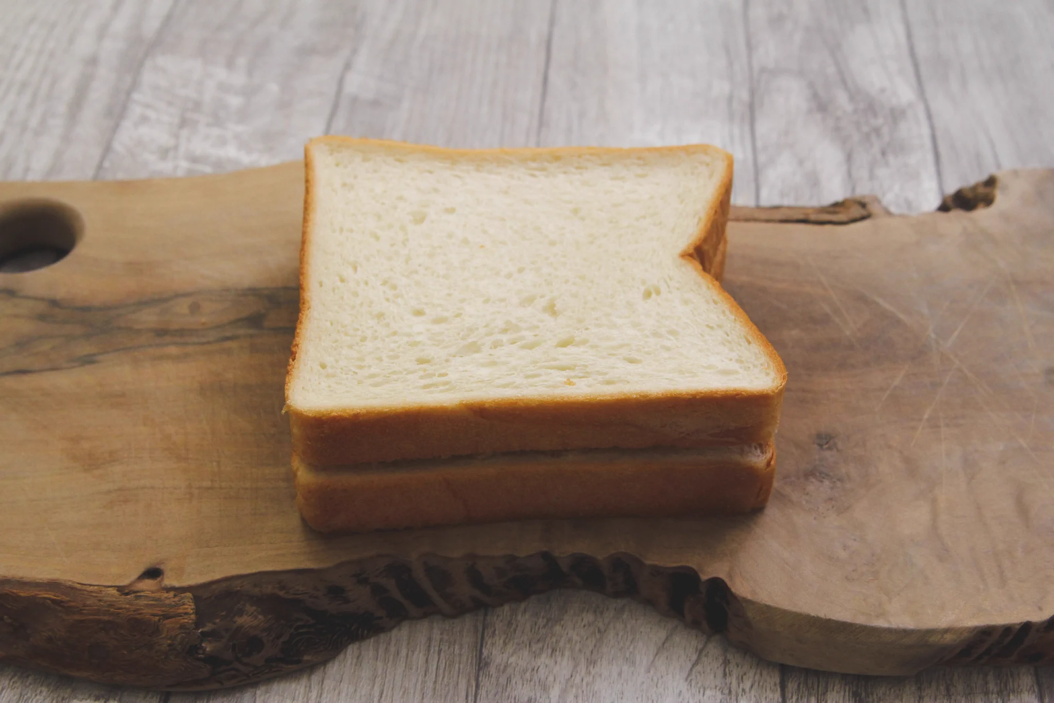 ツナサンドを作るときマヨネーズにあるものを加えるとより美味しくなる？！とっても美味しそうな「ツナサンド」レシピ！