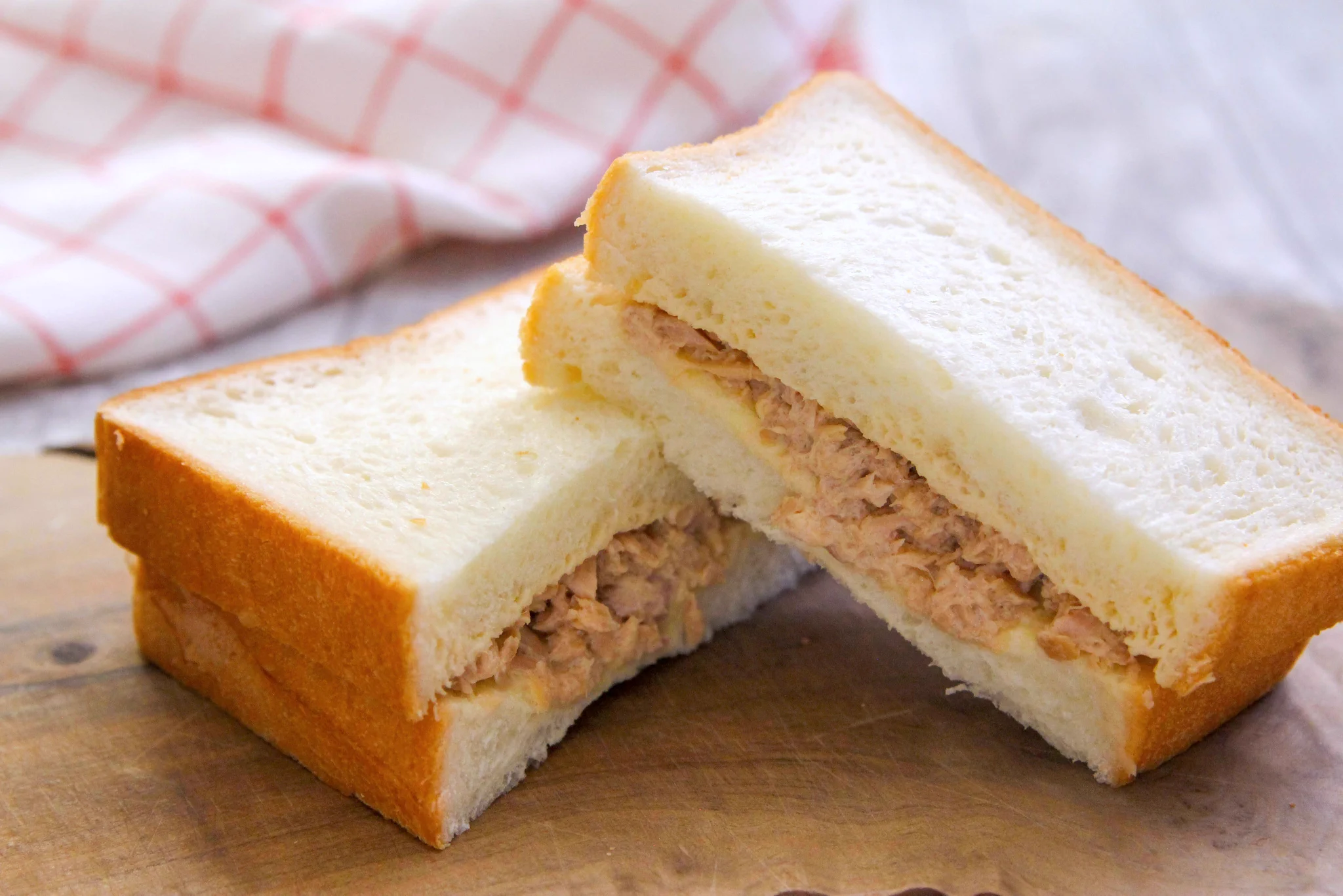 ツナサンドを作るときマヨネーズにあるものを加えるとより美味しくなる？！とっても美味しそうな「ツナサンド」レシピ！