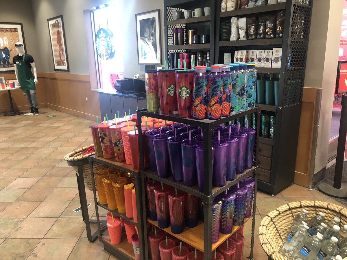 GoForAlice's tweet image. Nothing like a colorful new Starbucks set to help you get into the mood for summer! #T2106 #Summer2 #StarbucksSummer @emily_lindaaaa @ShopTheBullseye
