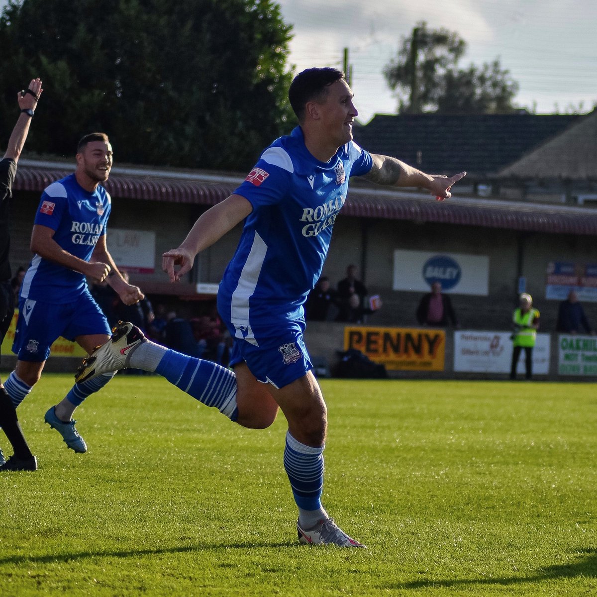 ManorFarmFC's tweet photo. ✍️ NEW DEAL | Our longest-serving player, Lloyd Mills, has agreed to continue his journey with us for 2022/23.

Lloydy will now enter his 𝐓𝐄𝐍𝐓𝐇 season at The Creek, and we’re delighted to have him stay at The Farm

#UpTheFarm https://t.co/etlV4YWRrG