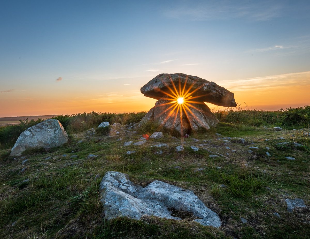 Happy Solstice from Chun Quoit #SummerSolstice2022 #Solstice #archaeology #Cornwall #solsticeblessings