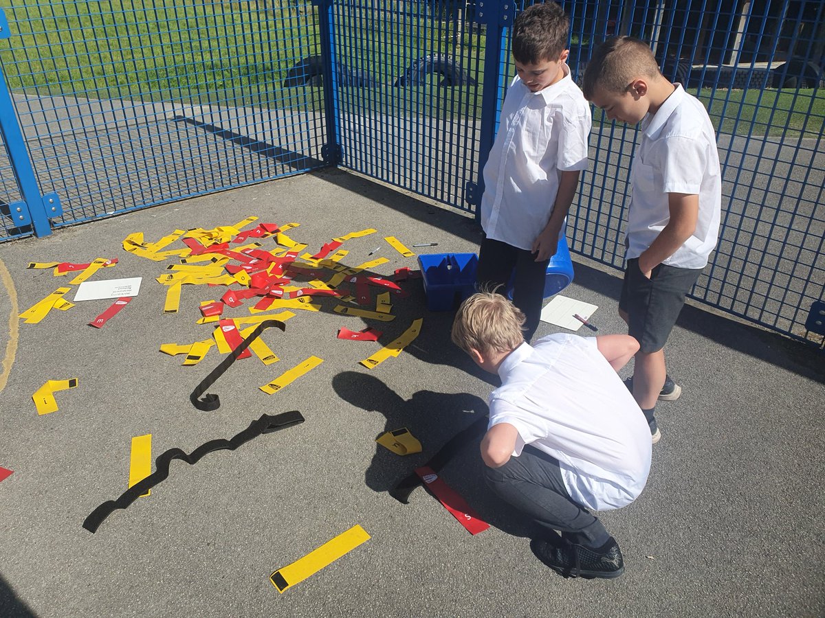 DeltaGreengates's tweet photo. Year 5 took part in a collaboration between @tagtiv8 and @ReadingPlus this morning. The children read their texts and identified unknown or interesting words. They searched the tags and made anagrams for the other children to solve. #teamggreading #tagtiv8 #readingplus #teamgg https://t.co/jPMfJdVd8f