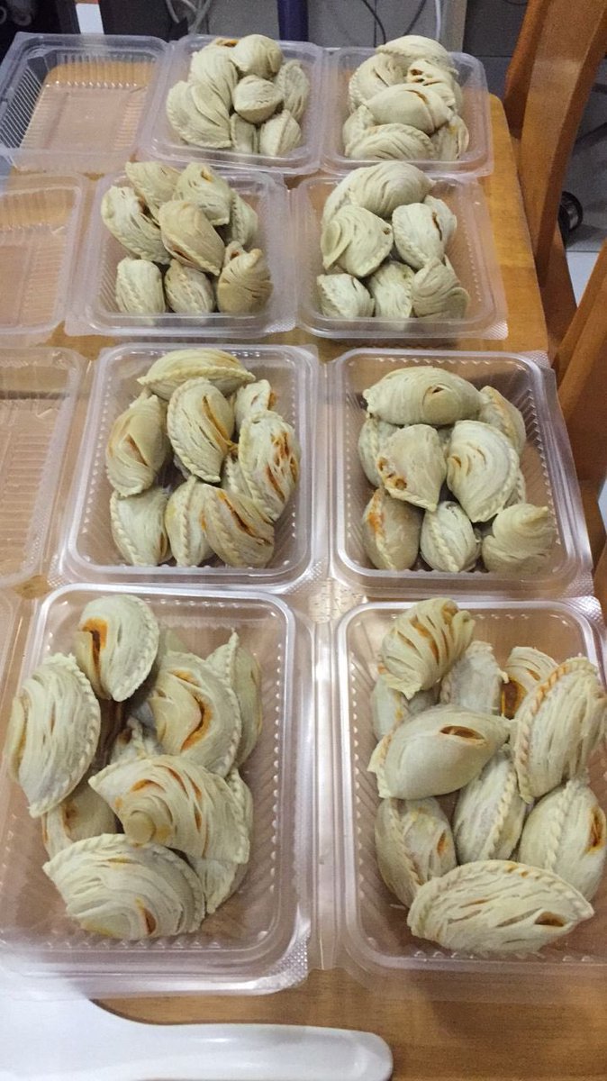 nurazwarus's tweet photo. @SDKNCity 

Saya ada jual karipap frozen. 
Area Sandakan

RM10/box (tidak termasuk cas penghantaran) 

Satu box ada 11 biji ❤️ 

Retweet bh mana taw rezeki ada rezeki saya 🥰 https://t.co/zkGXshhDCo