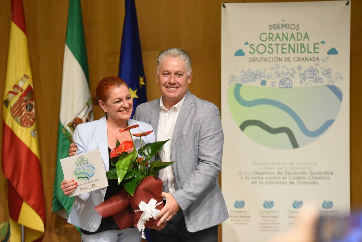 dipgra's tweet photo. 📢@dipgra reconoce iniciativas en defensa del medio ambiente en los Premios Granada #Sostenible

👉La institución distingue proyectos enfocados a la sostenibilidad y buenas prácticas en materia medioambiental de municipios, entidades y organizaciones

https://t.co/Kf9QDAo2lR https://t.co/8nGhf3rGSz