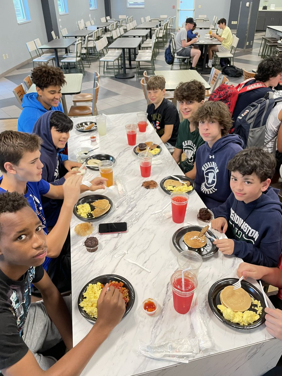 JeremyHFord's tweet photo. Day 2 loading for @dubboysbball and @WMSINFO at Team Camp. Getting better and competing every possession. Having a blast along the way. @rccarsner3 @CoachTomerlin @CoachTyjo https://t.co/pOO5uitsNg