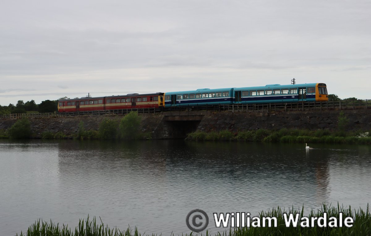 WilliamWardale's tweet image. Class 141 113 &amp;amp; 142 011 crossing Butterley reservoir
Saturday 18th June 2022
@RailbusMemories @midrlybutterley @JedKendray @JamesTGlossop #midlandbutterleyrailway #class141 #class142 #pacertrain #trainspotting