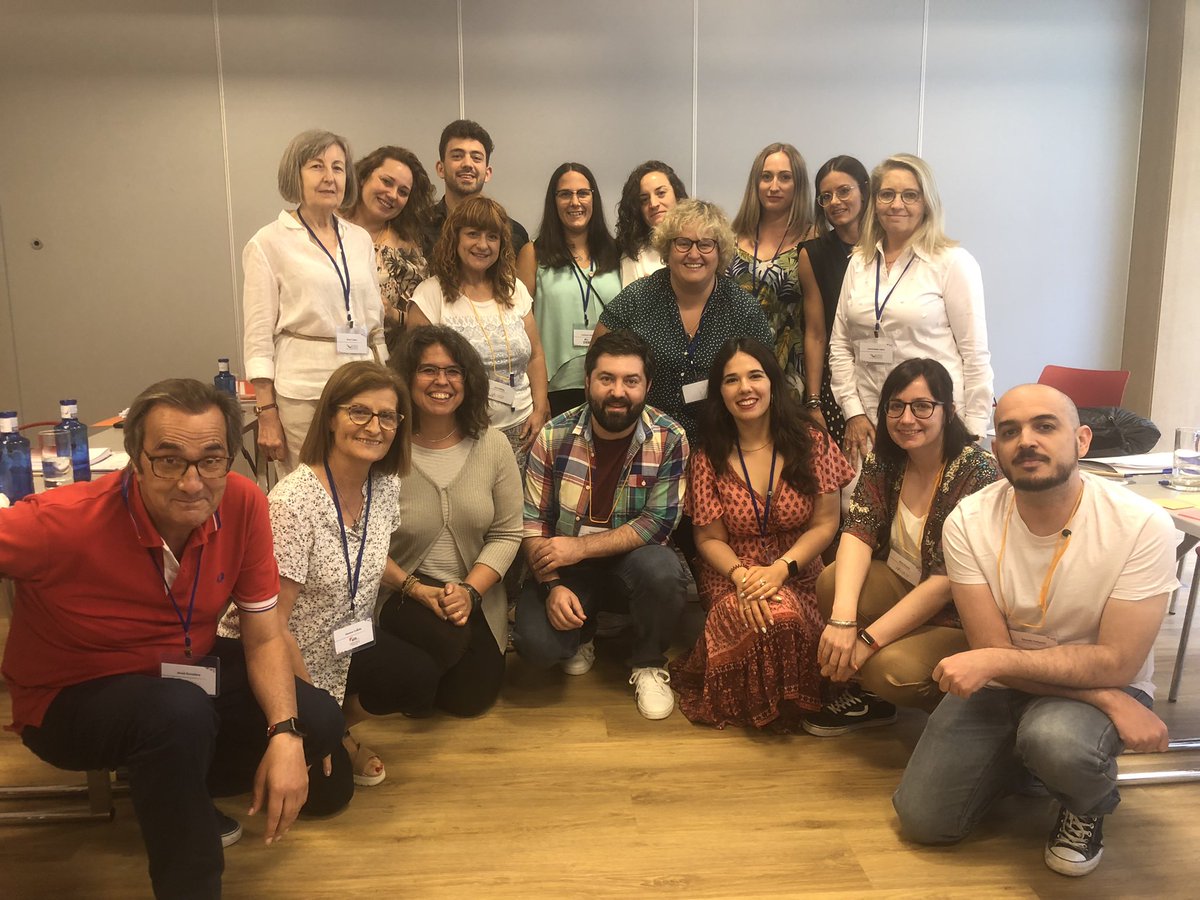 Fin de la jornada de trabajo de nuestros tecnic@s!! Aquí están casi todos nuestros compis que valen oro🥇🏅