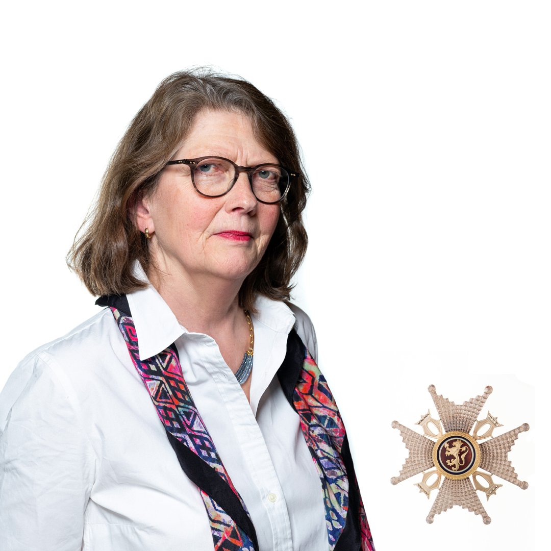 Holocaust-senteret (@hlsenteret) on Twitter photo Direktør Guri Hjeltnes ved HL-senteret er utnevnt til Ridder av 1. klasse av St. Olavs Orden, for fremme av kunnskap om krigshistorien.
Vi er superstolte av å jobbe for Guri! Gratulerer så mye! 👏👏👏
@DrEllenStensrud <a href="/NTB_PRM/">NTB pressemeldinger</a>
<a href="/GHjeltnes/">Guri Hjeltnes</a>
kongehuset.no/nyhet.html?tid… Direktør Guri Hjeltnes ved HL-senteret er utnevnt til Ridder av 1. klasse av St. Olavs Orden, for fremme av kunnskap om krigshistorien.
Vi er superstolte av å jobbe for Guri! Gratulerer så mye! 👏👏👏
@DrEllenStensrud <a href="/NTB_PRM/">NTB pressemeldinger</a>
<a href="/GHjeltnes/">Guri Hjeltnes</a>
kongehuset.no/nyhet.html?tid…