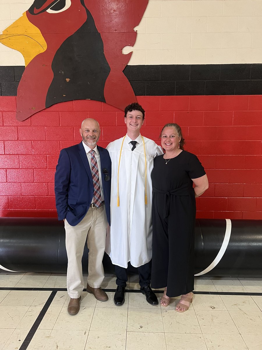 ESCoachFreeman's tweet photo. Happy 17th Birthday to my 1st born son Derek! I’m so proud of you and the young man you have become and I’m thankful God has allowed me to be your dad. I look forward to continuing to watch your journey and all that God has in store for your life - love you son!!! https://t.co/IK7FTPe0Vs