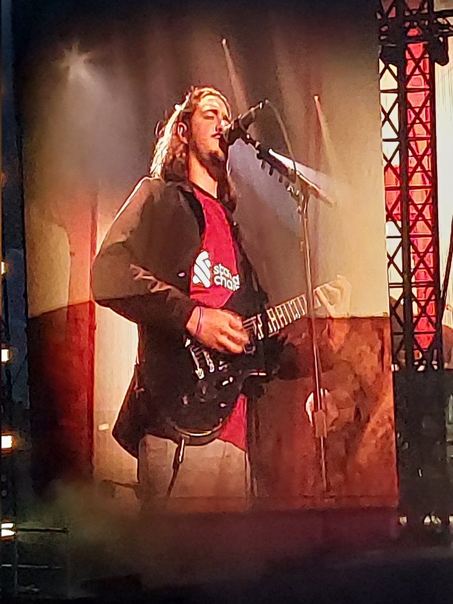 Ste0910's tweet photo. @DarrenPRedick @PlanetRockRadio 
Thank you for the opportunity to tick off a bucket list box
The Eagles were AWESOME and to quote @JoeWalsh they were as polished  as 70 yr olds in the 20's as they were as 20 yr olds in the 70's https://t.co/cXrOr8L7i8