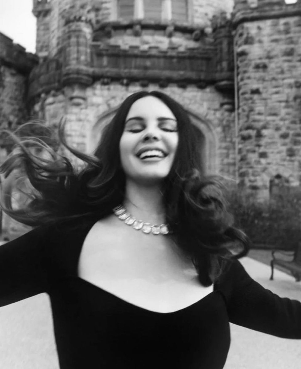 LDReyInfo's tweet photo. Lana Del Rey turns 37 today!❤️
She has been noted as one of the most influential artists in music and has become one of the most streamed and critically acclaimed artists of this generation, while having the 2nd longest charting album by a female in billboard history. https://t.co/xxRx1gFCs8