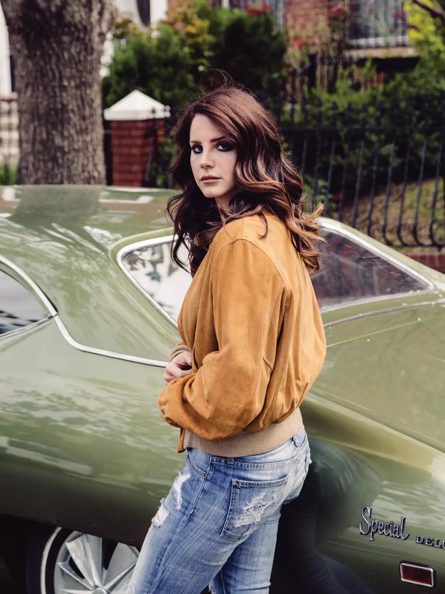 LDReyInfo's tweet photo. Lana Del Rey turns 37 today!❤️
She has been noted as one of the most influential artists in music and has become one of the most streamed and critically acclaimed artists of this generation, while having the 2nd longest charting album by a female in billboard history. https://t.co/xxRx1gFCs8