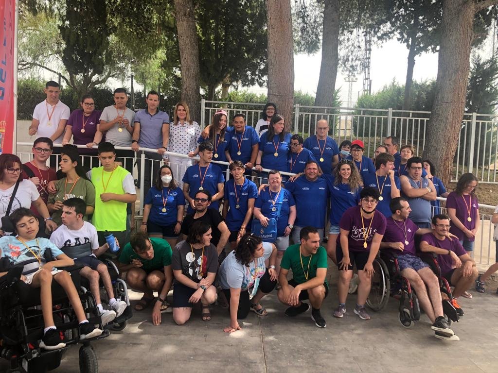 psoemolina's tweet photo. 🌈La Liga Diversidad da visibilidad a las personas con discapacidad a través del deporte. El campeonato de la convivencia. ¡Felicidades!
La #plenainclusión se logra cuando se está presente en todos los ámbitos.
@AstradeRMurcia @DISMOMOLINA @ASPAPROS
#Tedis @ieseras @IESedulinares https://t.co/5mmvrS3kc7