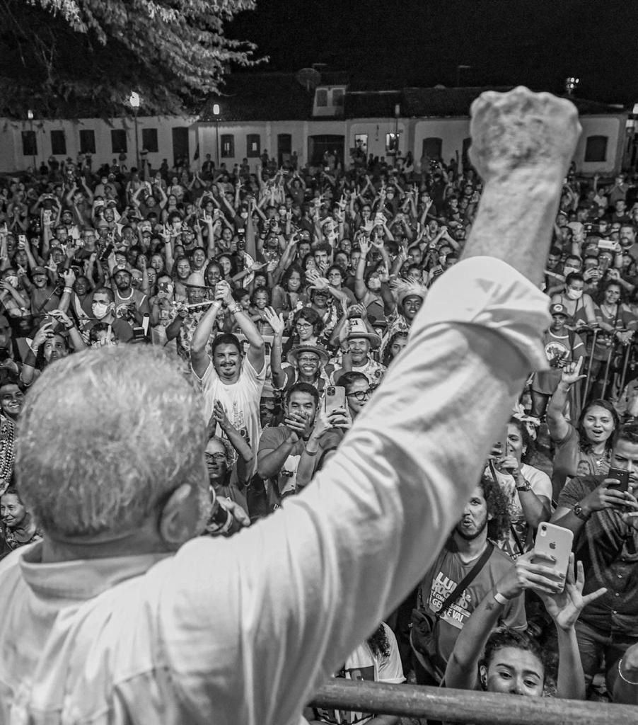 Eu fico triste com a situação atual do Brasil. Minha família veio para SP em 1952, para fugir da fome. 70 anos depois a fome está pior. Mas tenho orgulho de lembrar que foi um governo do PT que tirou o Brasil do Mapa da Fome, e sei que podemos fazer isso mais uma vez.
📸Stuckert