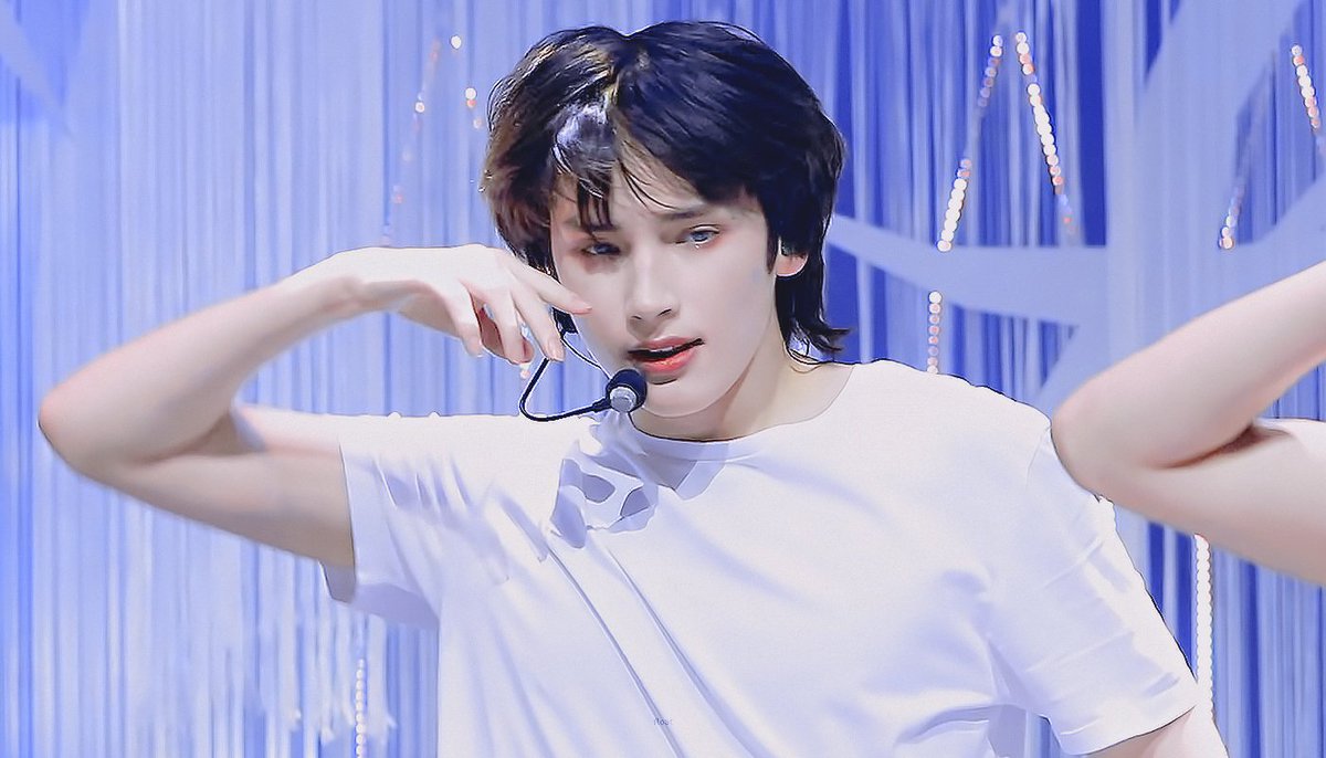 hyukaviral's tweet photo. i can see you in my memories https://t.co/q1Xo13OGO7
