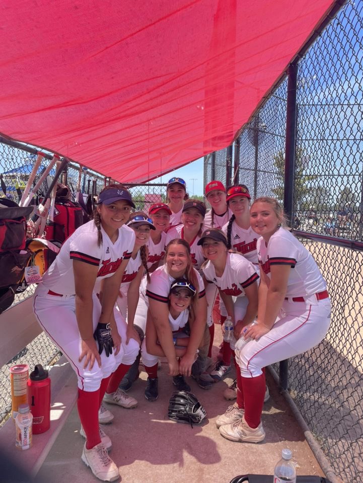 T2_Niswonger's tweet photo. Great weekend of softball. The team left North Ridgeville 3-0-2 and the top team in our pool. Great first outing as a team this summer.
@PurdyMya @DelaneyJenkins5 @brittanimutter_ @LisDelaney @bwyczalek30 https://t.co/7U3q4LvA9U