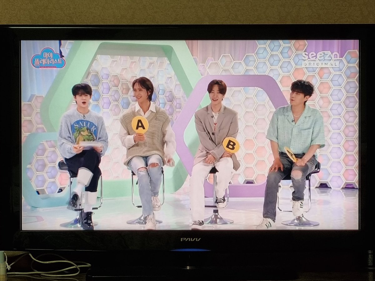 copa_light's tweet image. 티비로 크게 보는 하이라이트 💙💛💚💜
역시 다같이 있을때가 웃김 ㅋㅋㅋㅋㅋㅋ
#seezn #마이플레이리스트 #시청인증
#마이플 #하이라이트