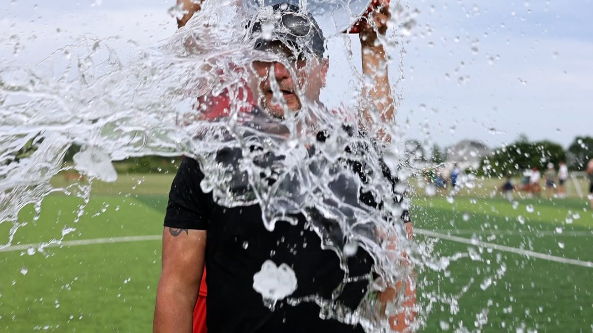 midwestpl's tweet image. You know it was a satisfying Match of the Week win when the coach gets drenched afterward... 

Full video dropping at the top of the hour!
