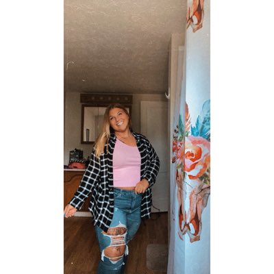 Mariah_Miller01's tweet photo. #NewProfilePic https://t.co/W0RKgbM1i5