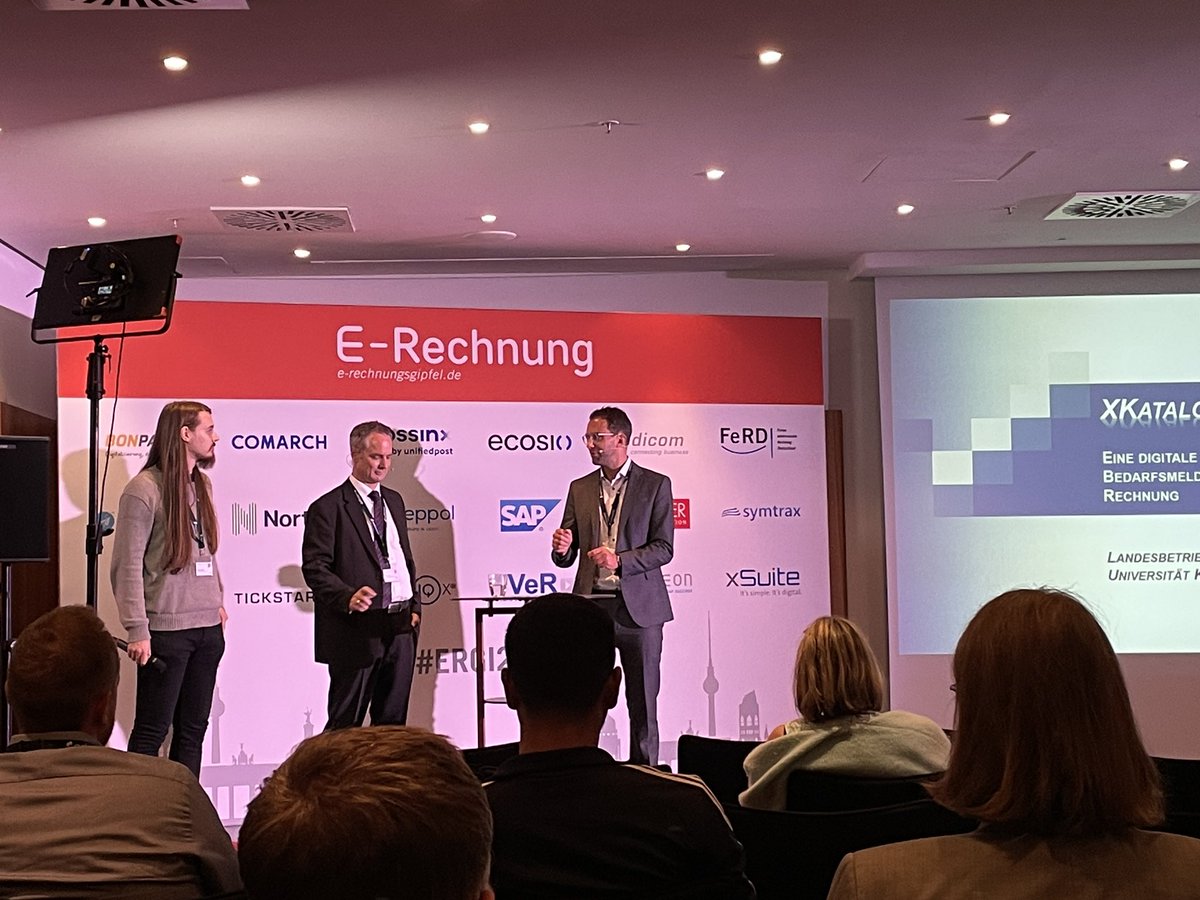 VeR_Verband's tweet image. Im nächsten Talk geht es um die #digitale Brücke zwischen elektronischer Bedarfsmeldung, Vergabe, Bestellung &amp;amp; #Rechnung. Das stellen Timo Paulwitz, LBM RP, Andreas Schmitz, Wissenschaftlicher Mitarbeiter, in diesem Beitrag heute auf dem #ERGI22 vor.