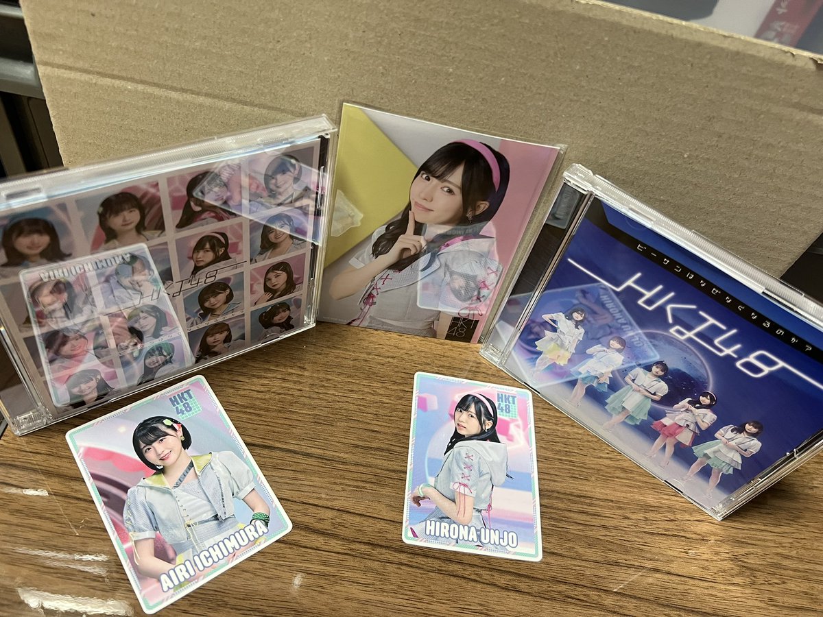 kozyEG0930's tweet photo. #HKT48  
#15thSINGLE
#ビーサンはなぜなくなるのか
#運上弘菜
#なっぴ
#市村愛里

フライングゲット☺️
推しやった😌 https://t.co/nEo6iU3Ji5