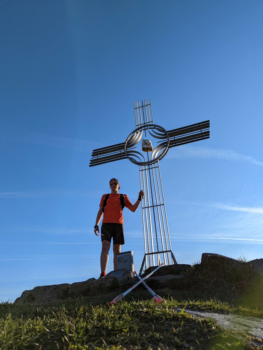 jaeger_d_berge's tweet photo. Da könnte ich eigentlich auch mal wieder hochlaufen.
@Feldberg881m
#trailrunning #TrailrunningThuesday #TimeToTrailrun https://t.co/MQkZXmaDkT