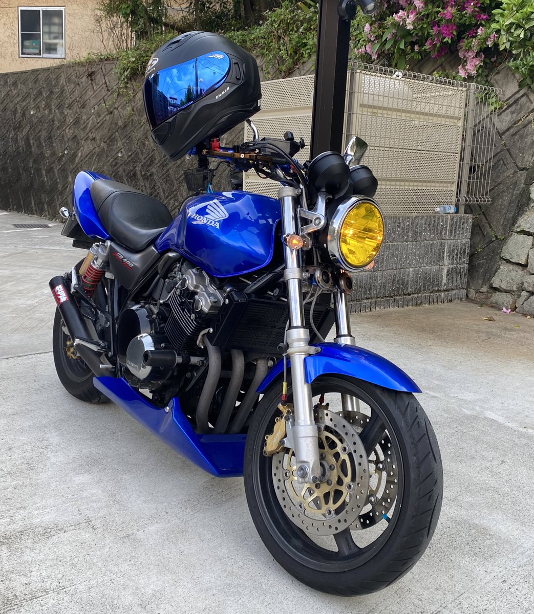 keitadayo_n's tweet photo. 名前:ケータ
性別:男
年齢:19
身長:180
車種:cb400sf nc39
好き:スーフォア

#バイク乗りとして軽く自己紹介 
#バイク乗りと繋がりたい 
#cb400sf
#nc39 https://t.co/M9E4xYghCm