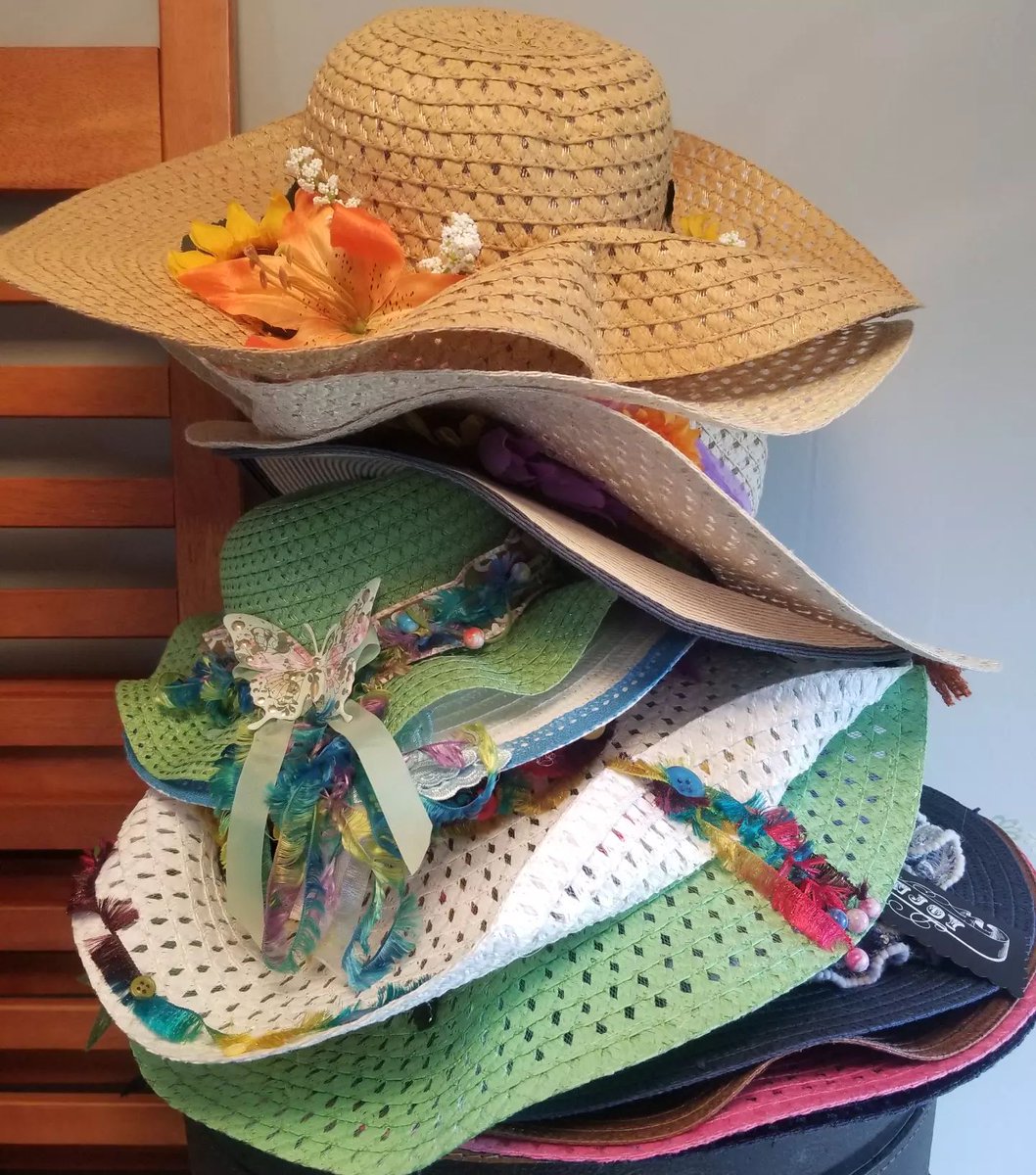 atMyhatz's tweet image. AtMyhatz In-person discounts of 50% off for the rest of June. Visit us now at: atmyhatzmadeofstraw.ca and see the hats in the hat stack today! #hatstack #atmyhatz #rainyweather