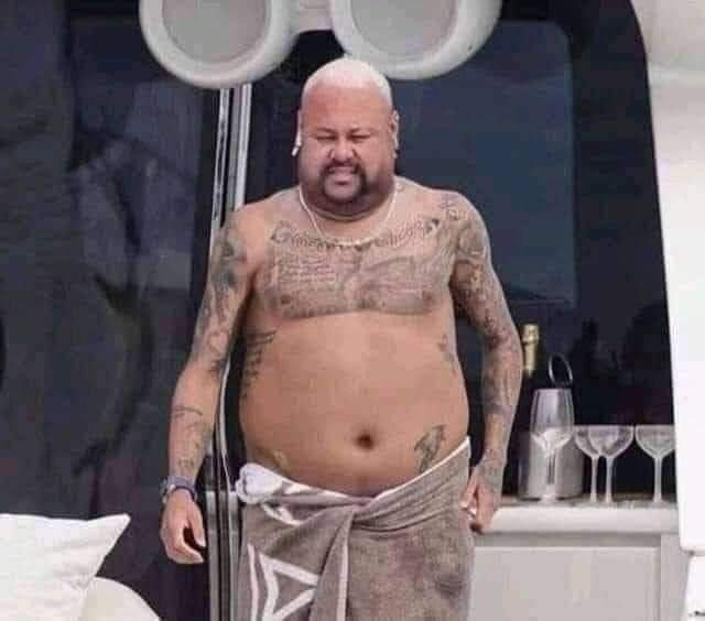 vinijrcontext's tweet photo. @luquinhas1965 @zlatansincero Vazou Neymar chegando pra copa https://t.co/X95wW2KEKG