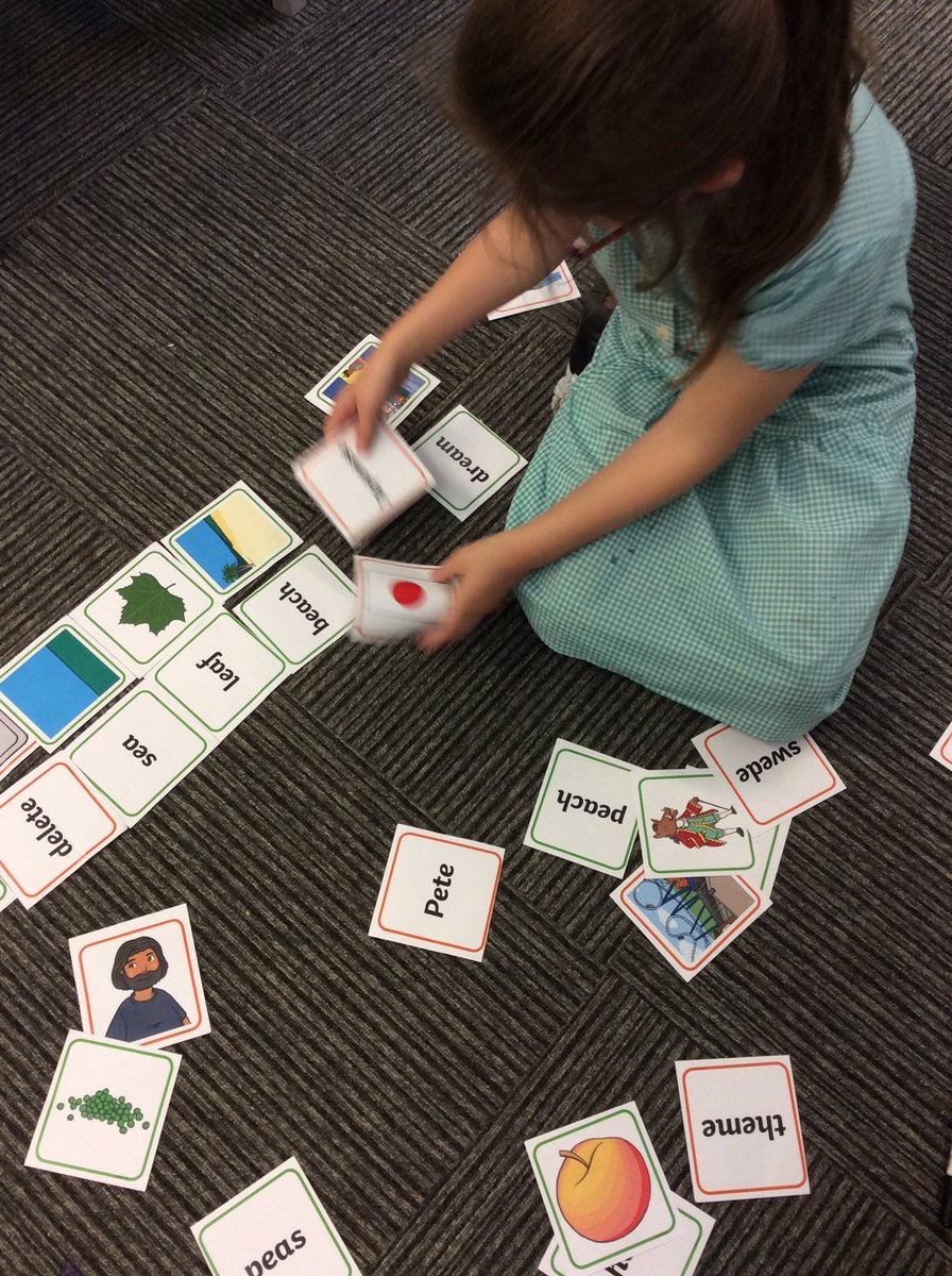 WCoFE_Beech12's tweet photo. Our learners practising their sounds and spelling rules 😀📚 #WentworthSPAG https://t.co/wEYkraYAl3