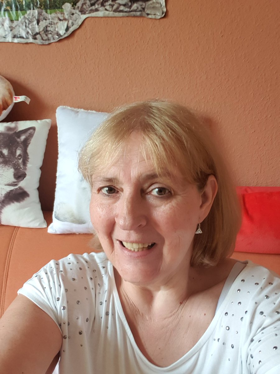 Was at the hairdressers. Now the old braid is gone. Maybe a fresh start?