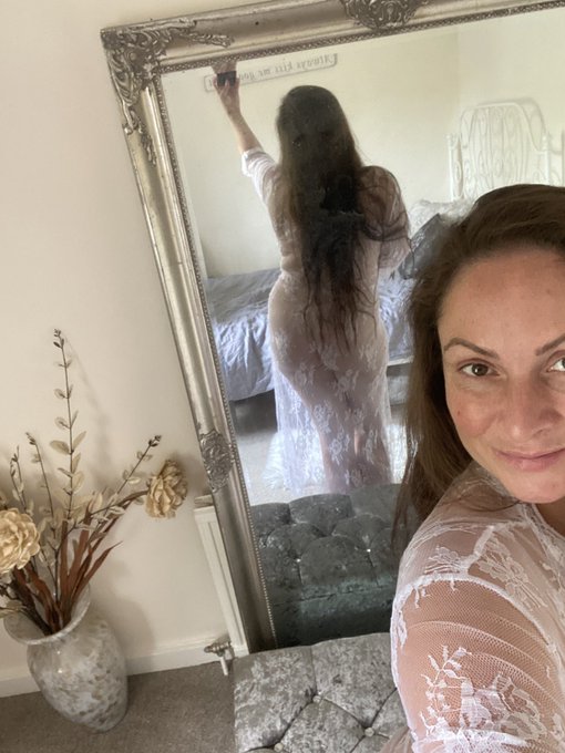 Loving my new outfits someone sent me off my wishlist. Going to post some more pics on my onlyfans and<a href="/tag/shops"class="tags"><span>#shops</span></a><a href="/tag/spoilt"class="tags"><span>#spoilt</span></a>