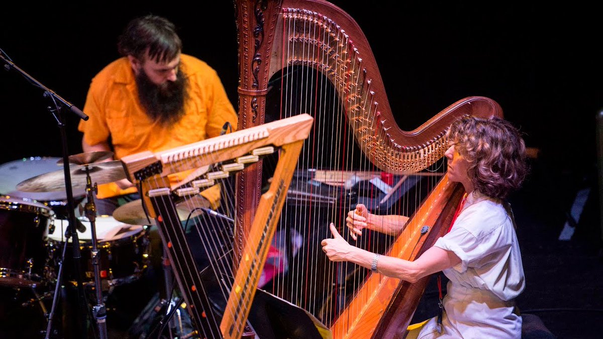 pitta_wozzeck's tweet image. A Harpa em Apogeu! Zeena Parkins, Brandeee Younger, Amanda Whiting, Edmar Castañeda, Jacqueline Kerrod e etc instrumentalverves.org/2022/06/a-harp… 

#harp #jazz #moderncreative #avantgarde #contemporarymusic