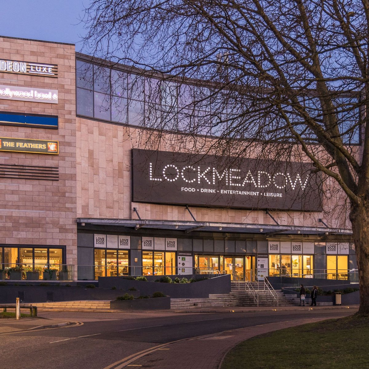 LockmeadowEnt's tweet photo. Calling all pop-up shops!
We are looking for independent designers, clothes retailers, sports wear, artists &amp; more to transform a #FREE, large space at #Lockmeadow this summer.
To find out more, email your info &amp; photo of your products to alexakerstingwoods@maidstone.gov.uk https://t.co/7LYfUTVKYX