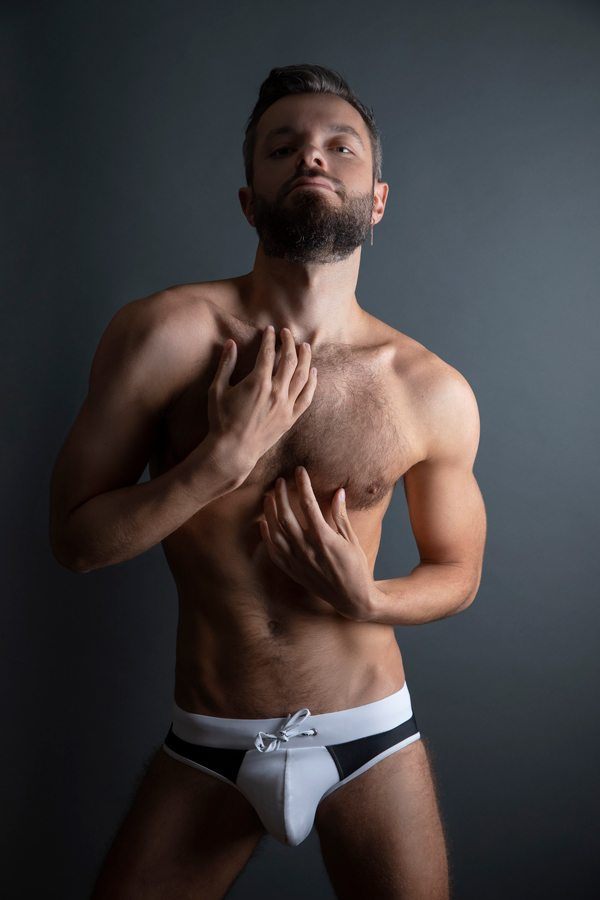 DNAnews: Andrew | George | Pierre
Inside DNAnews: <a href="/ReelMaxPhotos/">ReelMax Photos</a> <a href="/blake_yelavich/">Blake Yelavich</a> <a href="/psimard_photog/">PSIMARD_PHOTOG</a> #HarryStyles #TPWK #MyPoliceman #transgender #airport #bodyscans #TedLieu #USpol #Qatar2022 #LGBTQIA #WorldCup
~ read/opt-in 👉🏼 dnam.ag/AGP